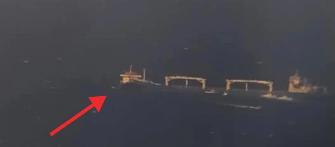 Δυτικά των Κυθήρων παραμένουν τα δύο φορτηγά πλοία που συγκρούστηκαν - Αύριο η επιχείρηση αποκόλλησης